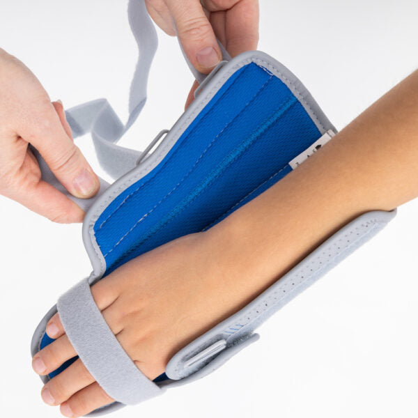 Orthèse d'immobilisation poignet main doigts sans pouce pédiatrique