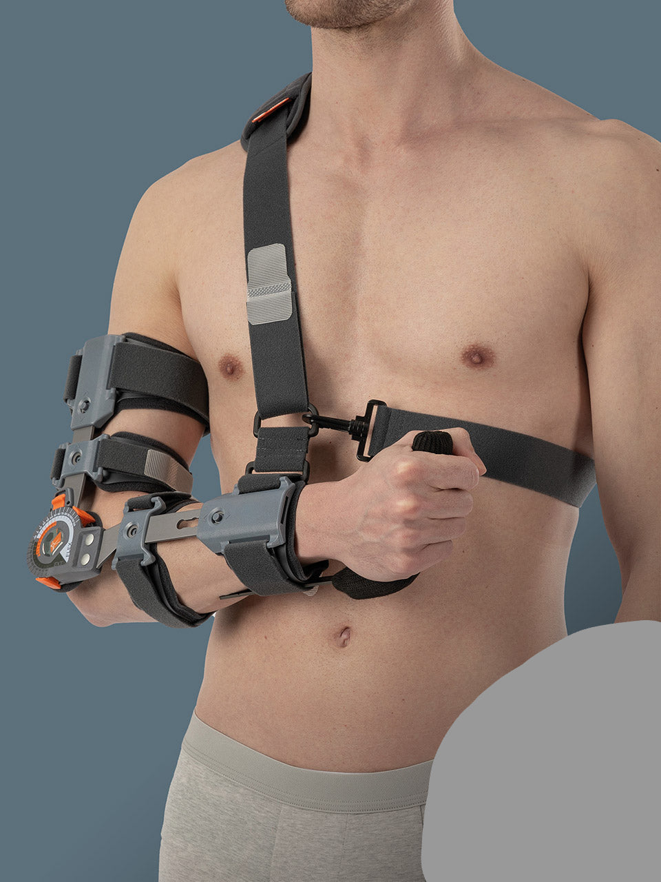 Telescopic elbow brace with graduated movement-1