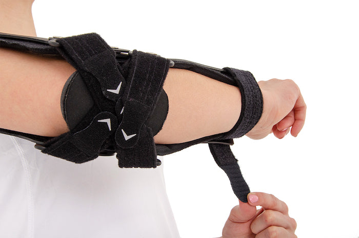 Attelle de coude articulée de contrôle de la flexion et de l'extension ElbowSpastic