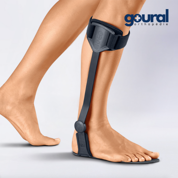 Ankle brace for the treatment of gonarthrosis by compartmental unloading Kneo