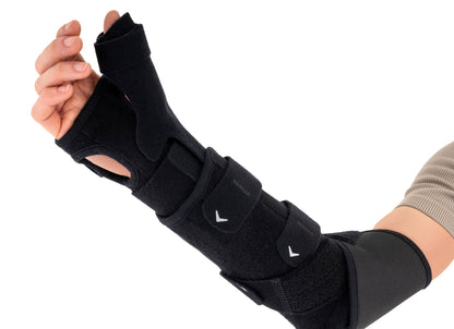 Orthèse d'immobilisation du poignet et de maintien du coude