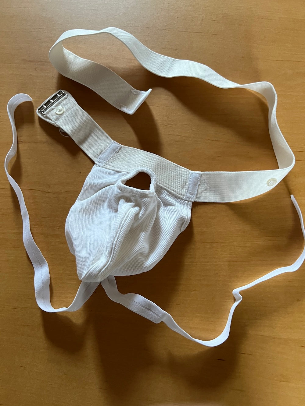 Suspensoir testiculaire Lux en tricot avec passage de verge